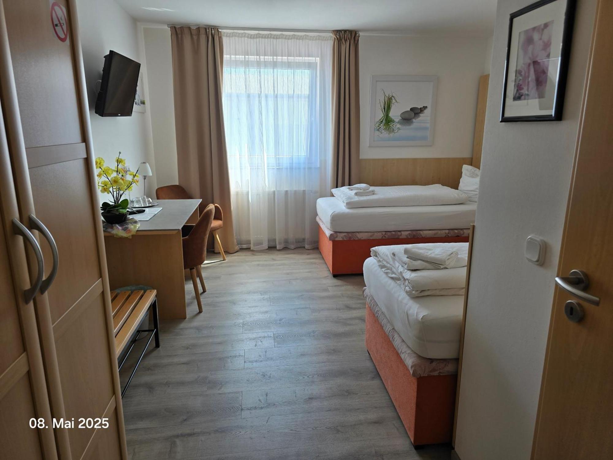 Hotel Ackermann Riedstadt Exterior photo