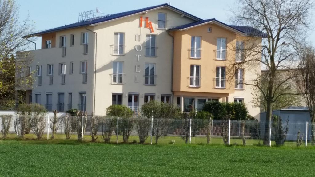Hotel Ackermann Riedstadt Exterior photo